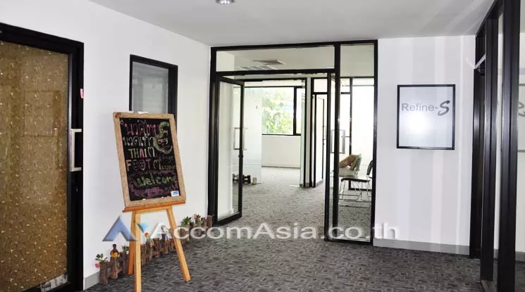 9  Office Space For Rent in Silom ,Bangkok BTS Chong Nonsi at K.C.C Building AA11227